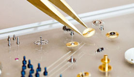 济南江诗丹顿指定维修门店打开表壳